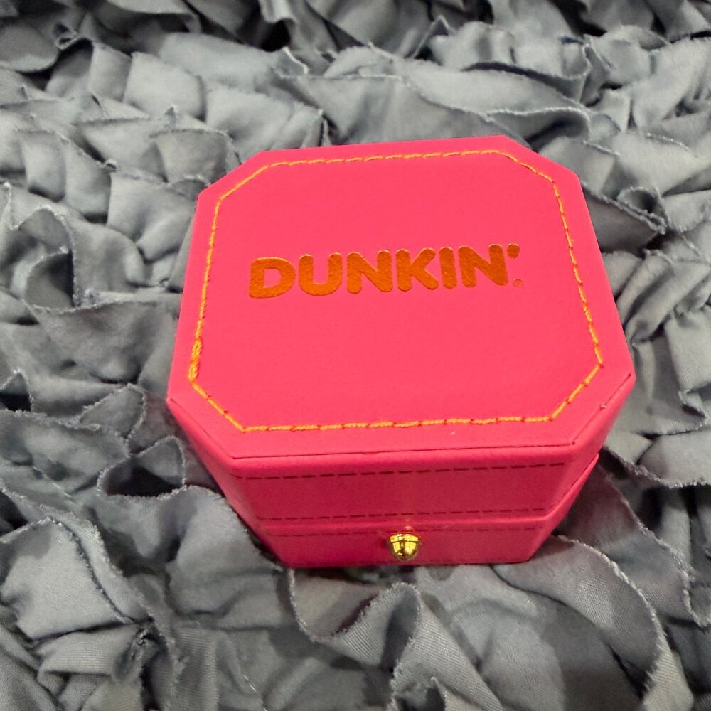 Dunkin “I Dough Box” Proposal Box – LIMITED EDITION. - Picture 5 of 9